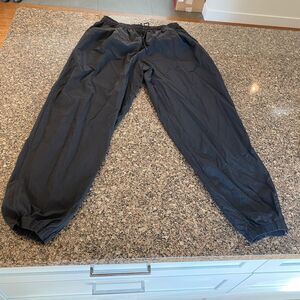 NIKE Men's Black Jogger Pants Drawstring Waist Zip at ankle Size XXL